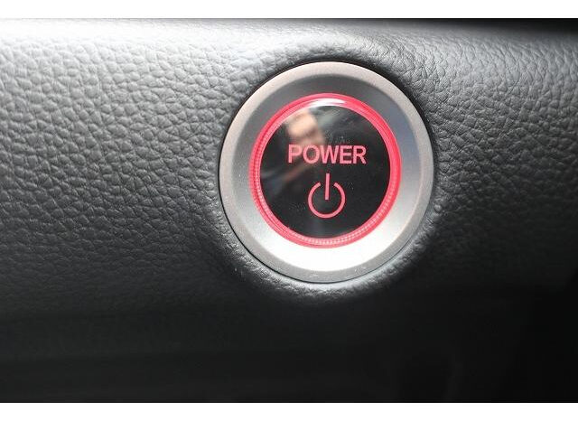 
								HONDA ACCORD 2022 WHITE M full									
