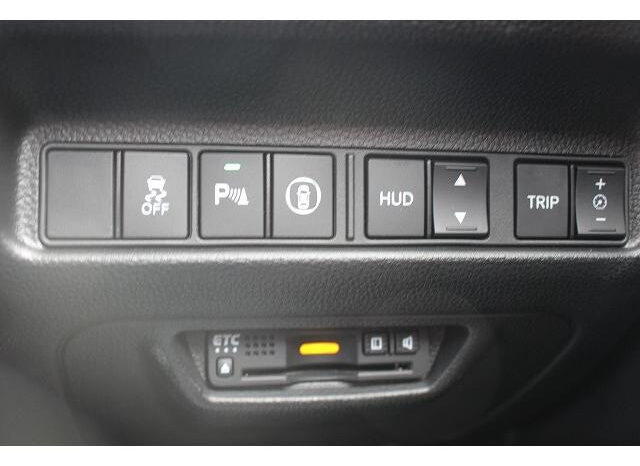 
								HONDA ACCORD 2022 WHITE M full									