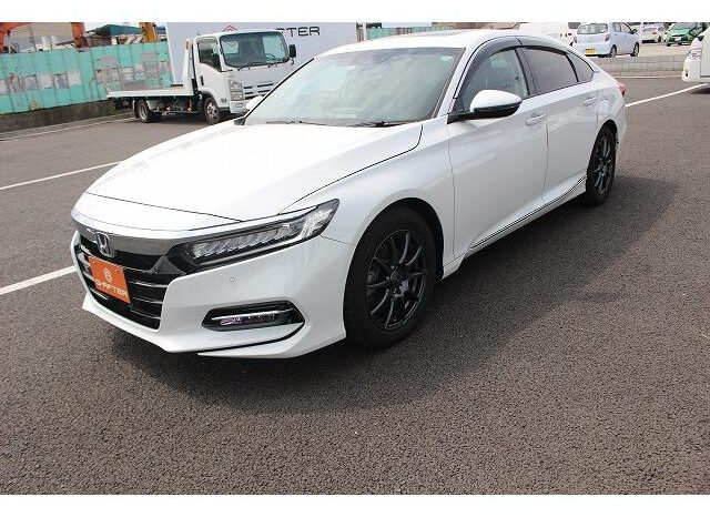 
								HONDA ACCORD 2022 WHITE M full									