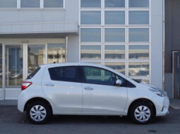 
										TOYOTA VITZ 2020 WHITE M full									