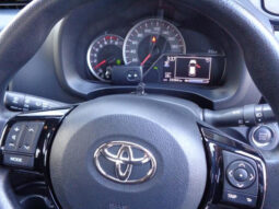 
										TOYOTA VITZ 2020 WHITE M full									