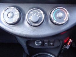 
										TOYOTA VITZ 2020 WHITE M full									