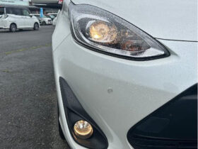 TOYOTA AQUA 2024 PEARL WHITE