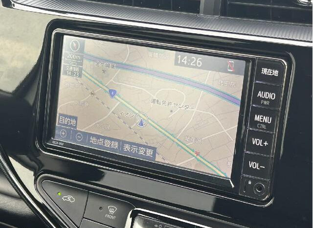 
								TOYOTA AQUA 2024 PEARL WHITE full									