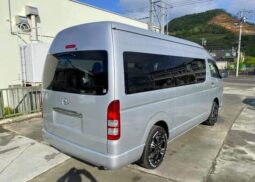 
										TOYOTA HIACE SILVER 2006 full									