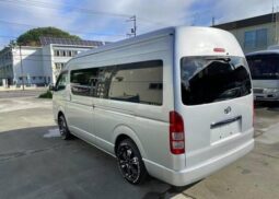 
										TOYOTA HIACE SILVER 2006 full									