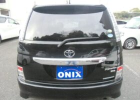 TOYOTA ISIS 2009 Black