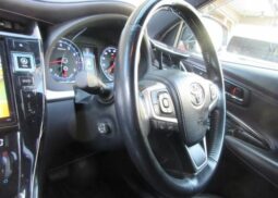 
										TOYOTA Harrier 2015 white full									