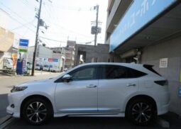 
										TOYOTA Harrier 2015 white full									