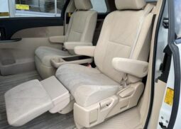 
										TOYOTA ESTIMA HYBRID 2012 PEARL WHITE full									