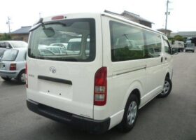 TOYOTA HIACE 2009 WHITE