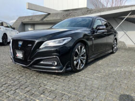 TOYOTA CROWN 2019 BLACK