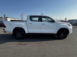 
										TOYOTA HILUX 2023 WHITE full									