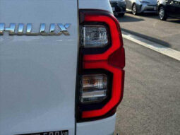 
										TOYOTA HILUX 2023 WHITE full									