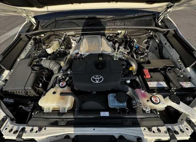 
								TOYOTA HILUX 2023 WHITE full									