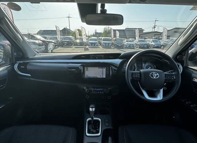 
								TOYOTA HILUX 2023 WHITE full									