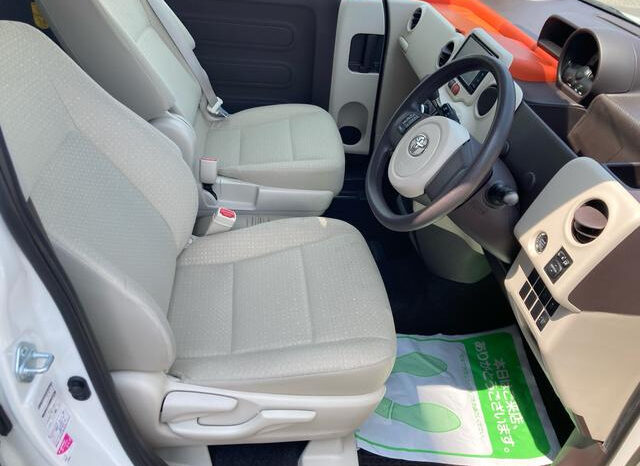
								TOYOTA PORTE 2015 PEARL WHITE full									