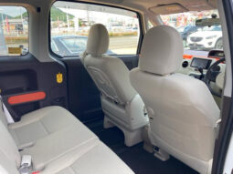 
										TOYOTA PORTE 2015 PEARL WHITE full									