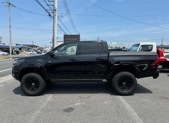 
								TOYOTA HILUX 2022 BLACK M full									