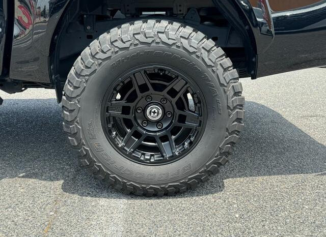 
								TOYOTA HILUX 2022 BLACK M full									