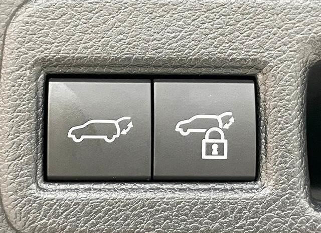 
								TOYOTA HARRIER 2023 BLACK full									