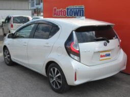 
										TOYOTA AQUA 2019 WHITE M full									