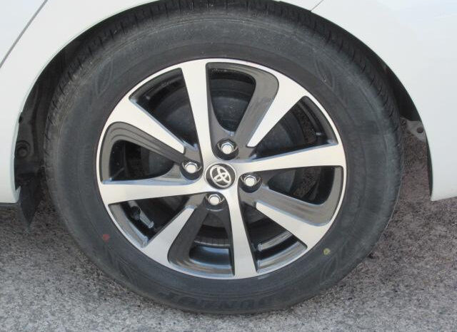 
								TOYOTA AQUA 2019 WHITE M full									