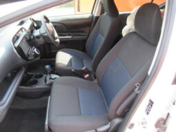 
										TOYOTA AQUA 2019 WHITE M full									