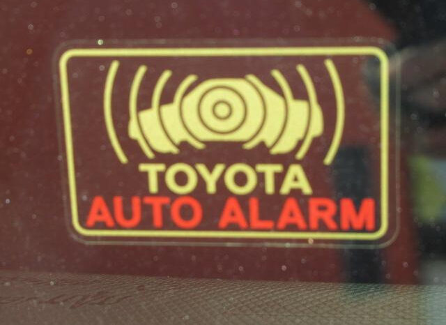 
								TOYOTA AQUA 2019 WHITE M full									