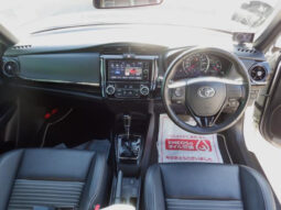 
										TOYOTA COROLLA FIELDER 2018 PEARL full									