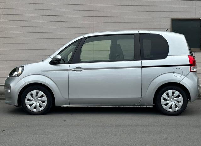 
								TOYOTA PORTE 2017 SILVER full									