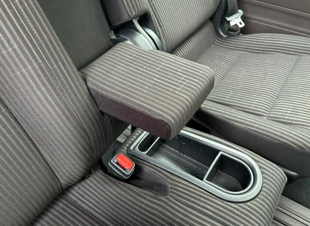 
								TOYOTA PORTE 2017 SILVER full									