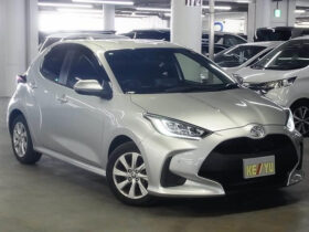 TOYOTA YARIS 2020 SILVER M