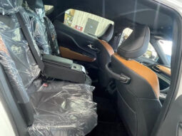 
										TOYOTA CROWN CROSSOVER 2023 PEARL WHITE full									