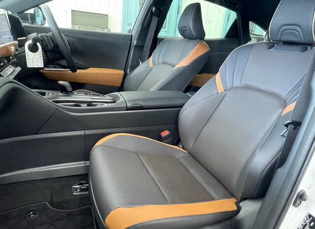 
								TOYOTA CROWN CROSSOVER 2023 PEARL WHITE full									