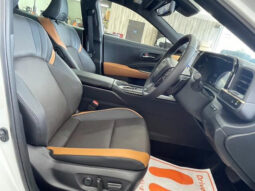 
										TOYOTA CROWN CROSSOVER 2023 PEARL WHITE full									