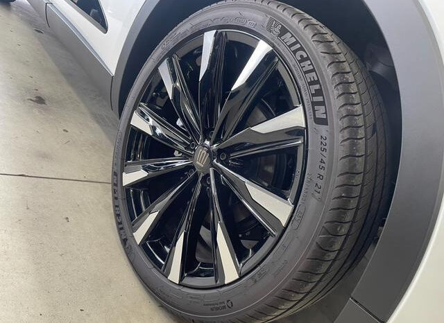 
								TOYOTA CROWN CROSSOVER 2023 PEARL WHITE full									