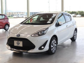 TOYOTA AQUA 2019 PEARL WHITE