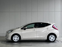 
										TOYOTA AQUA 2023 LIGHT BROWN full									