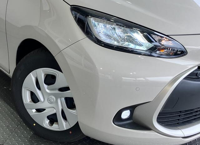 
								TOYOTA AQUA 2023 LIGHT BROWN full									