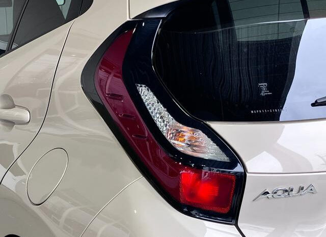 
								TOYOTA AQUA 2023 LIGHT BROWN full									