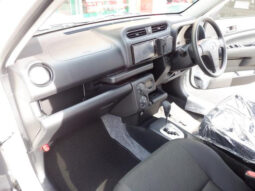 
										TOYOTA PROBOX 2024 WHITE full									