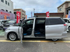 TOYOTA ESTIMA 2018 SILVER