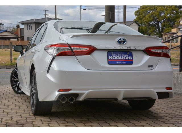 
								TOYOTA CAMRY 2018 PEARL full									