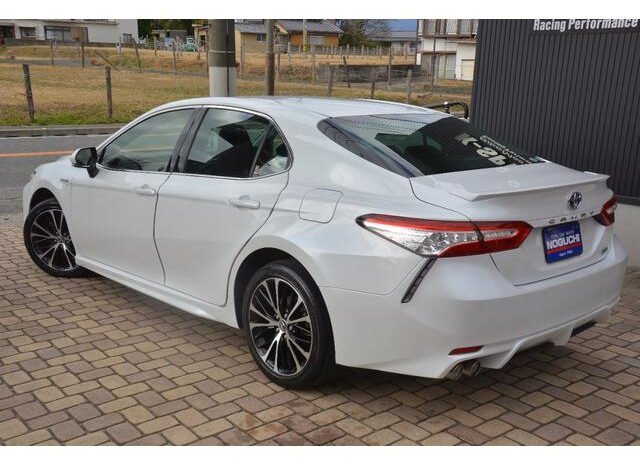 
								TOYOTA CAMRY 2018 PEARL full									