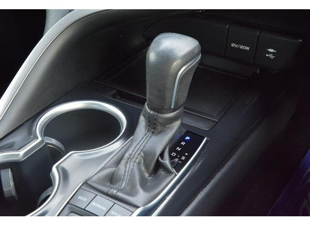 
								TOYOTA CAMRY 2018 PEARL full									