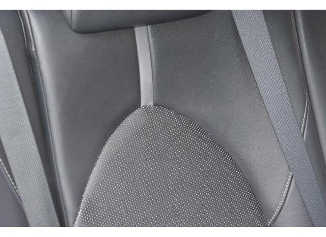 
								TOYOTA CAMRY 2018 PEARL full									