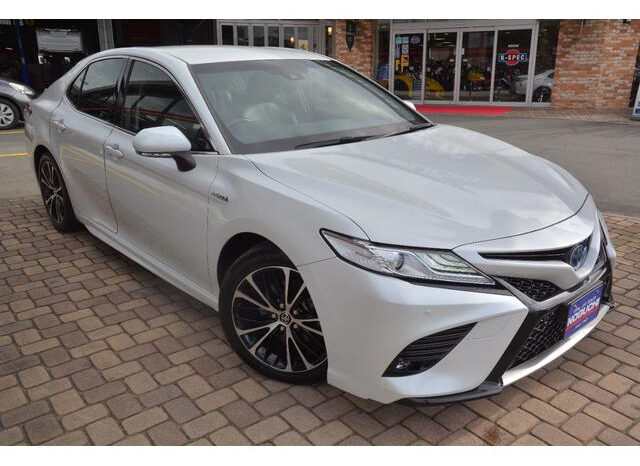 
								TOYOTA CAMRY 2018 PEARL full									