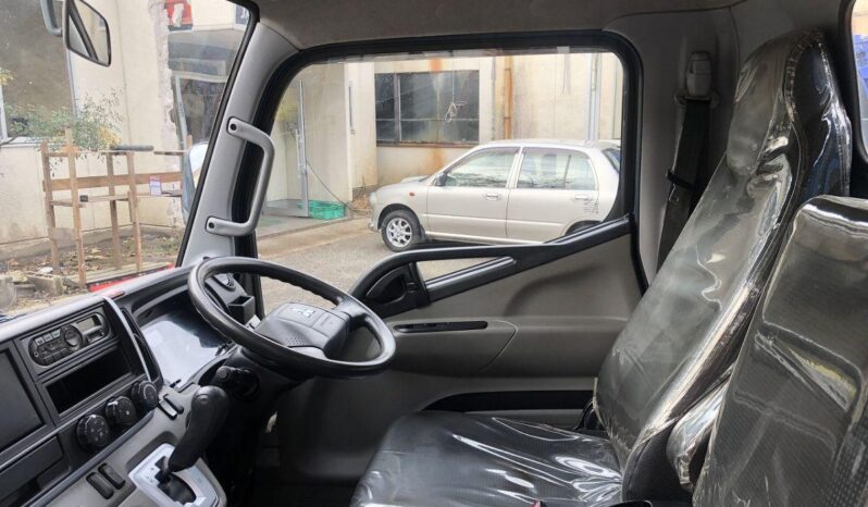 
								Mitsubishi Canter (2017) full									