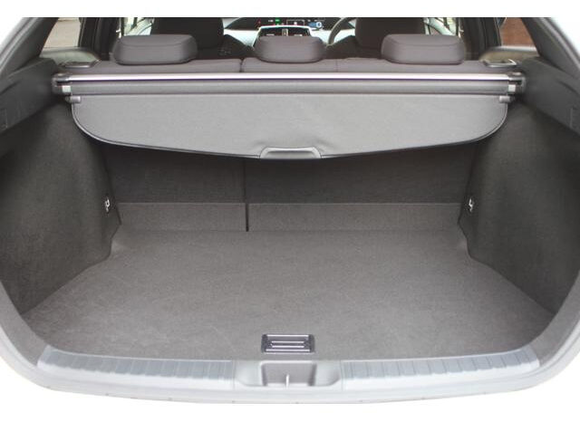 
								TOYOTA PRIUS 2018 PEARL full									